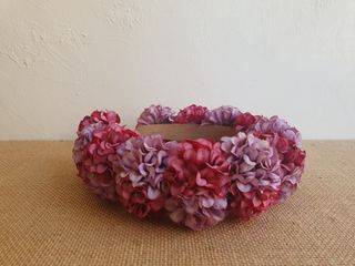 Corona flores malva y fucsia empolvado