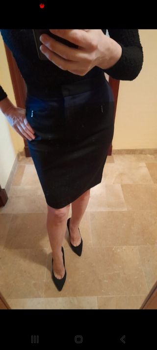 Bonita falda Zendra,  con etiqueta