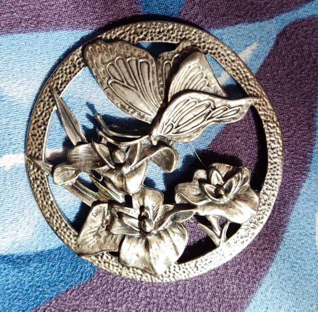 CUENCO/JOYERO REDONDO DE MADERA CON TAPA.