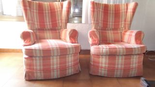 Dos sillones orejeros