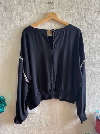 Blusa negra perlas - Zara