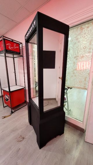 Expositor de gafas Okley