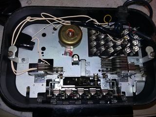 TELÉFONO ANTIGUO HIERRO