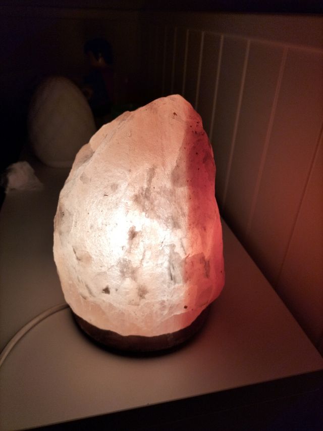 lámpara de sobremesa de piedra