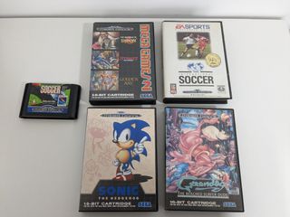 Videoconsola Sega Mega Drive con juegos