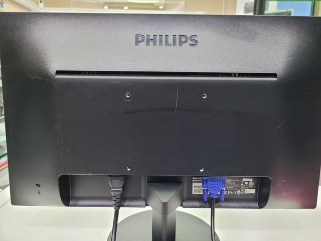 MONITOR 20" LOTE VGA DE PRIMERAS MARCAS SAMSUNG PH