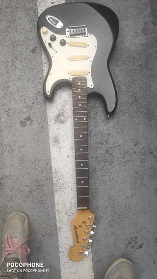 guitarra academy   negra solo falta las cuerdas