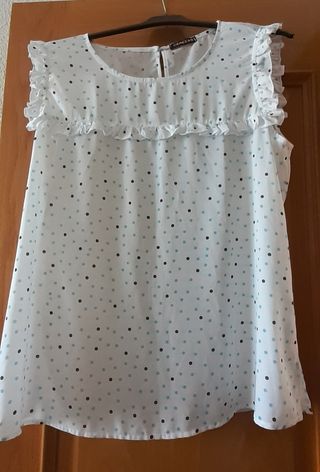 BLUSA SIN MANGAS. TALLA L (44). SIN ESTRENAR.