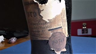 bottiglie "Puro Velho", pinta e altre