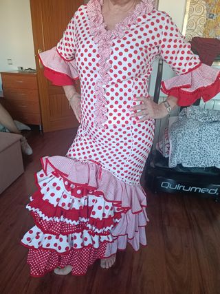 VESTIDO DE SEVILLANA