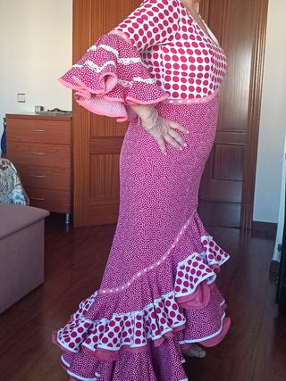 VESTIDO DE SEVILLANA