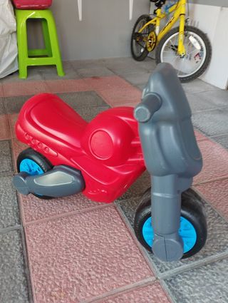 Moto correpasillos feber