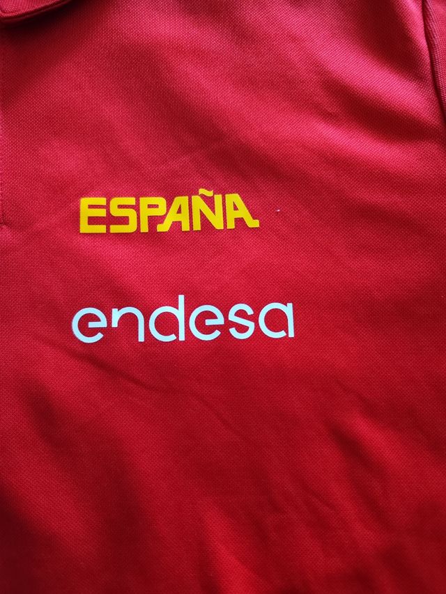 Polo oficial selección España baloncesto