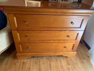 Cama cuna y cómoda cambiador