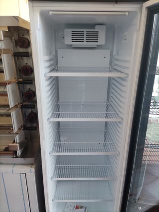 NEVERA EXPOSITORA DE REFRESCOS 