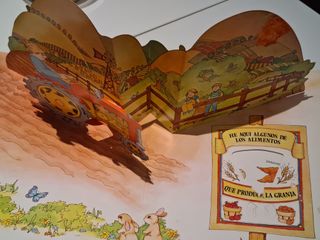 LIBRO JUGANDO EN LA GRANJA