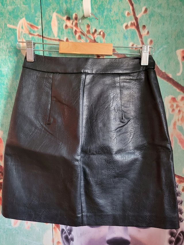 MINI FALDA CUERO NEGRA