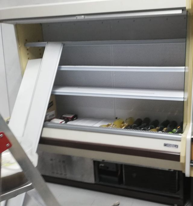 Mostrador expositor lácteos tienda y supermercado