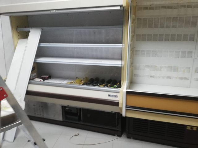 Mostrador expositor lácteos tienda y supermercado