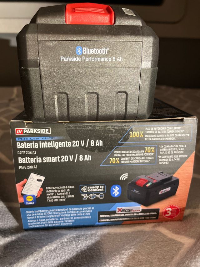 Batería 8Ah Parkside de segunda mano por 40 EUR en Llombai en WALLAPOP