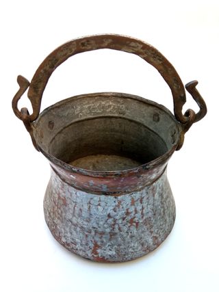 Caldero lombardo antiguo en cobre estañado