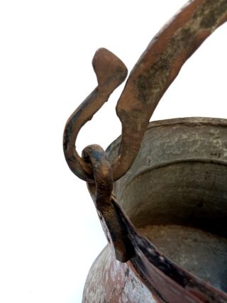 Caldero lombardo antiguo en cobre estañado