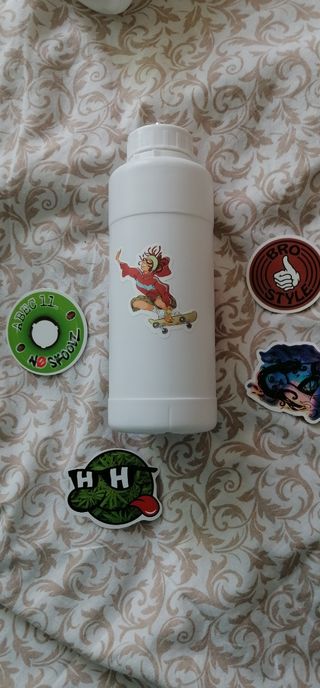 Bote limpieza de rodamientos skate o patines.