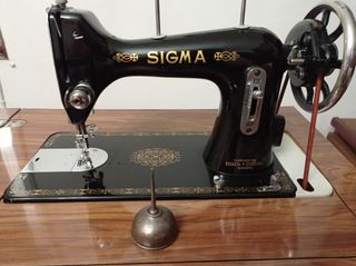 Antigua máquina de coser Sigma