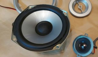 altavoz JVC 50w impedancia 6 ohmios