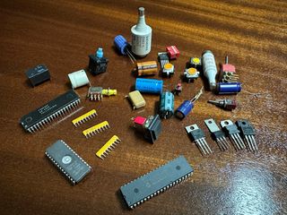 Componentes de electrónica diversos