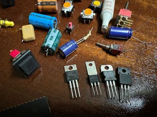 Componentes de electrónica diversos