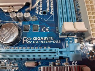 Placa GigaByte GA-H61M-DS2 (1155)