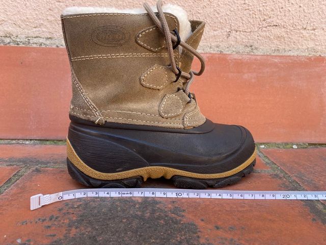 BOTAS NIÑO PEQUEÑO talla 28