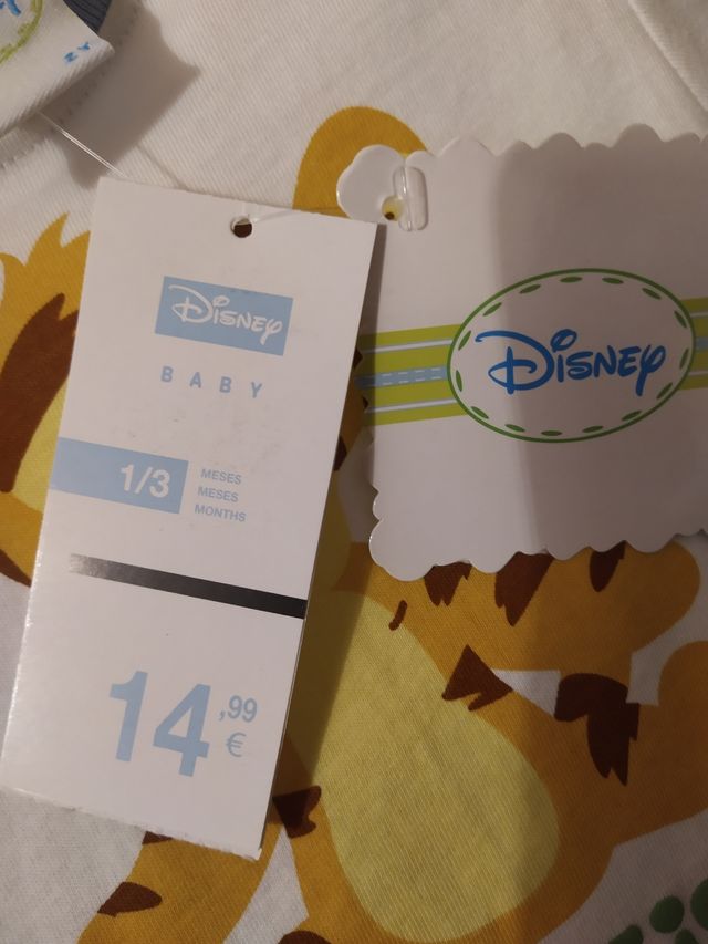 Conjunto bebé Disney.