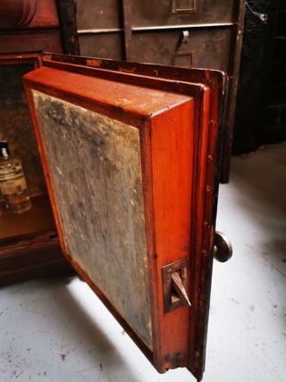 nevera antigua. mueble bar. art deco