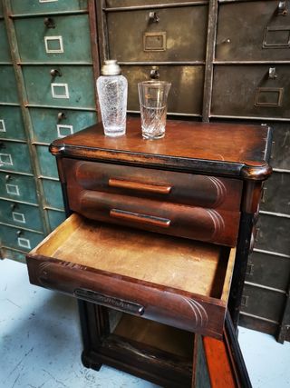 nevera antigua. mueble bar. art deco