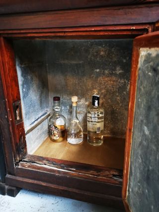 nevera antigua. mueble bar. art deco