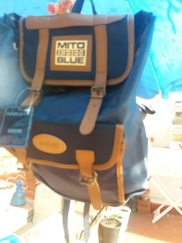 Mochila juvenil MITO.