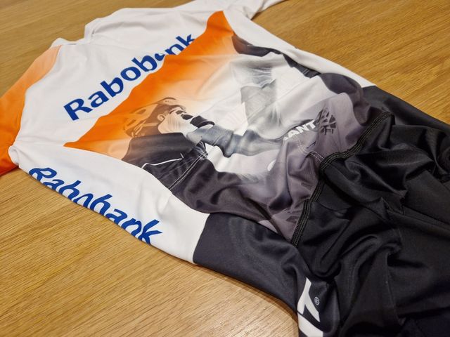 TALLA S. SKINSUIT O BUZO RABOBANK