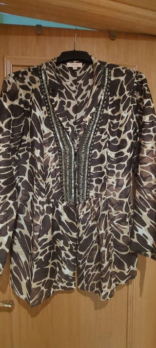 Blusa actualidad.