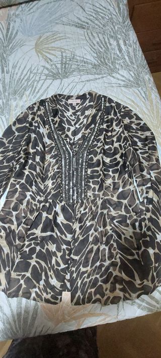 Blusa actualidad.
