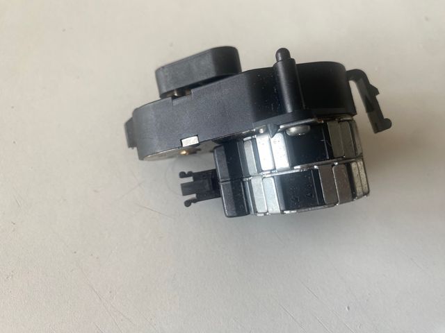 ACCIONAMIENTO REGULADOR AIRE BMW E31 E32 E34