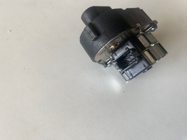 ACCIONAMIENTO REGULADOR AIRE BMW E31 E32 E34