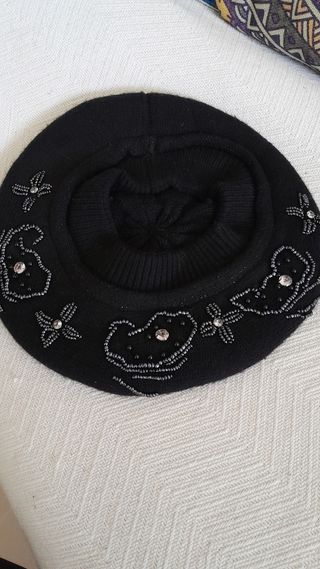 Boina con detalles 
