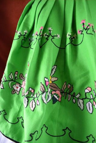 Refajo falda regional, rodao, bordado en lana