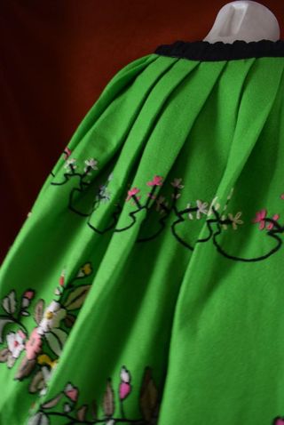 Refajo falda regional, rodao, bordado en lana