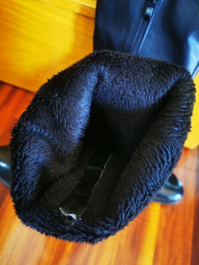 Botas caña alta negras