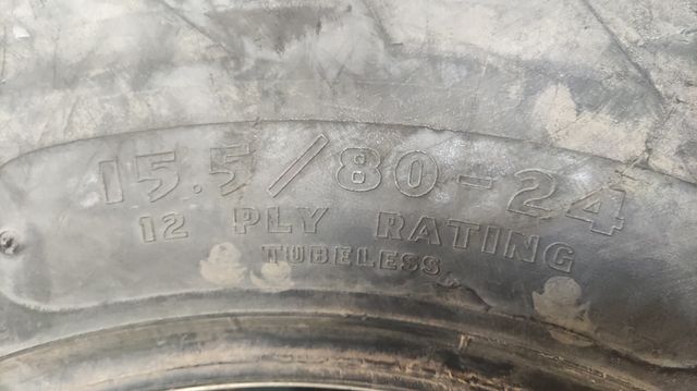 neumático 15.5/80-24 (400/80-24)