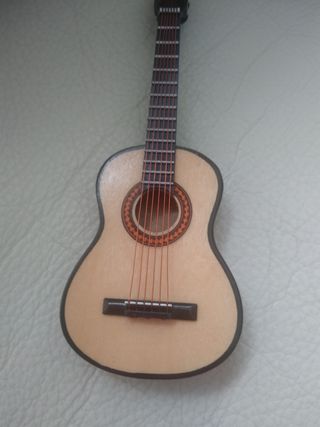 Guitarra Española Clásica en escala Miniatura 