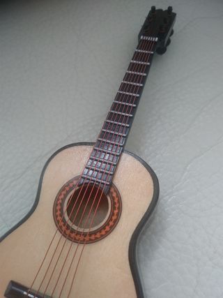Guitarra Española Clásica en escala Miniatura 